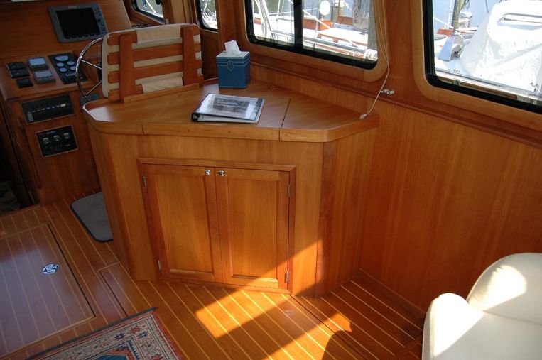 2005-42-sabre-42-flybridge-sedan