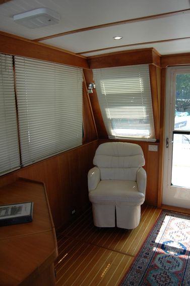 2005-42-sabre-42-flybridge-sedan