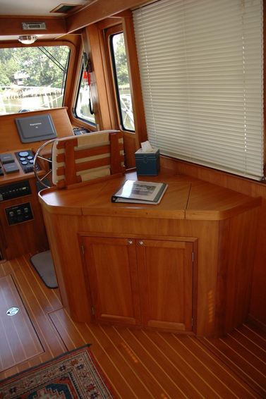 2005-42-sabre-42-flybridge-sedan