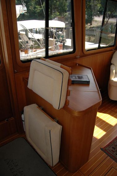 2005-42-sabre-42-flybridge-sedan