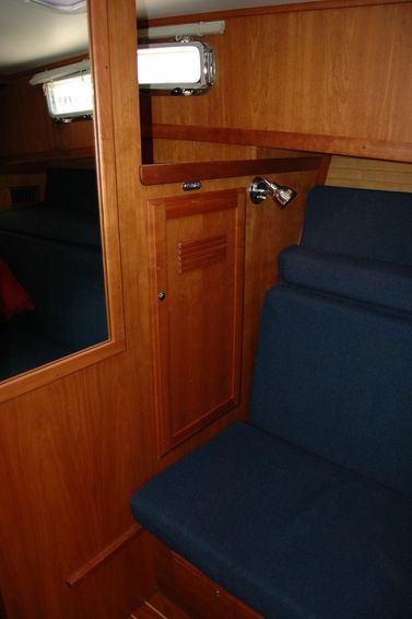 2005-42-sabre-42-flybridge-sedan