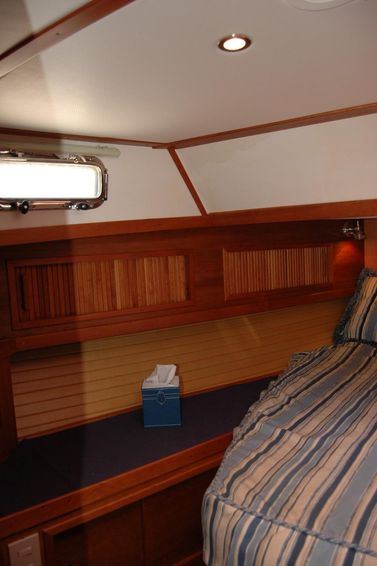 2005-42-sabre-42-flybridge-sedan
