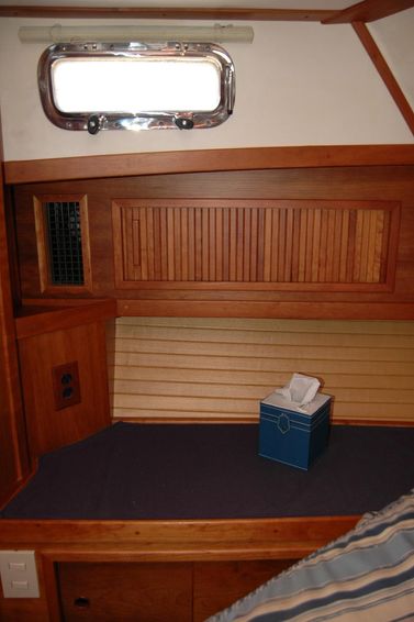 2005-42-sabre-42-flybridge-sedan