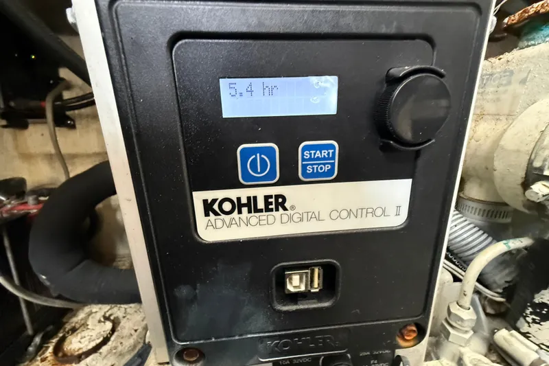  Yacht Photos Pics Kohler Advanced Digital Control II on 2012 Sea Ray 370 Sundancer, displaying 5.4 hours.