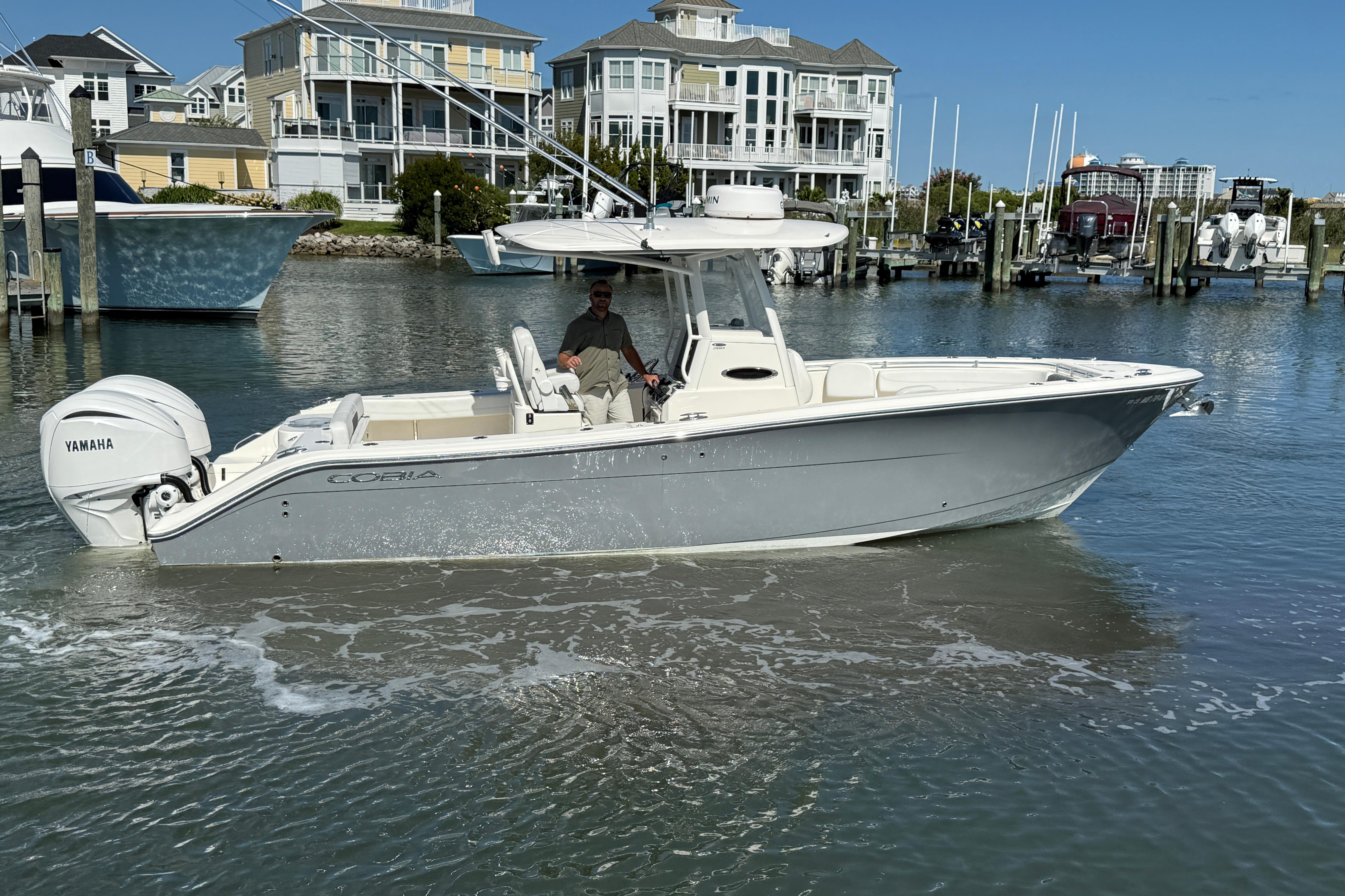 Cobia 280 Center Console