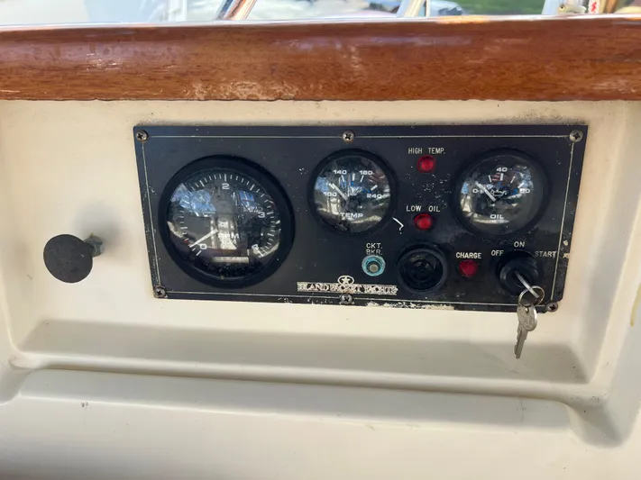 Ananda Yacht Photos Pics 