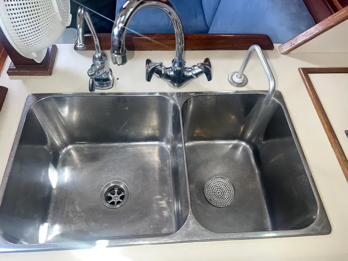 Ananda Yacht Photos Pics 