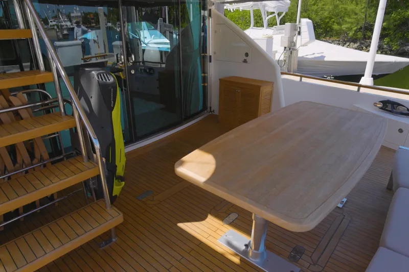  Yacht Photos Pics Luxury yacht Fairline Squadron 78 Custom 2014, featuring elegant teak deck and outdoor dining area.