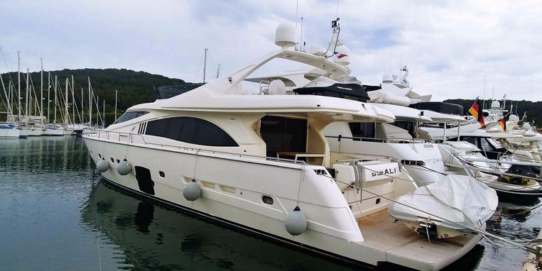 2005-74-5-ferretti-yachts-731