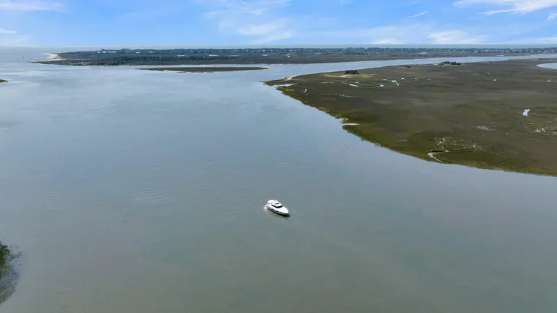  Yacht Photos Pics 2020 Riviera 4800 Sy - Image 17