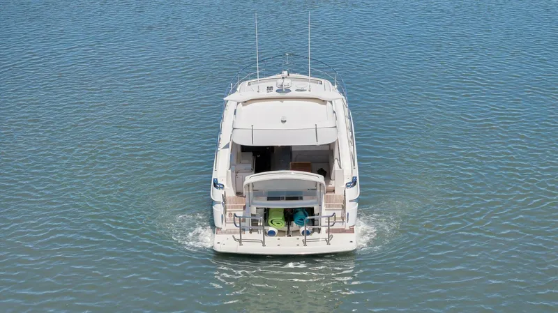  Yacht Photos Pics 2020 Riviera 4800 Sy - Image 12