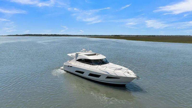  Yacht Photos Pics 2020 Riviera 4800 Sy - Image 2