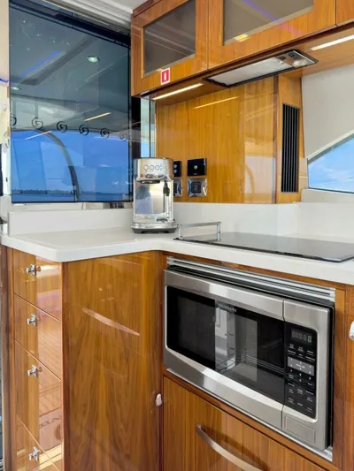  Yacht Photos Pics 2020 Riviera 4800 Sy - Image 38