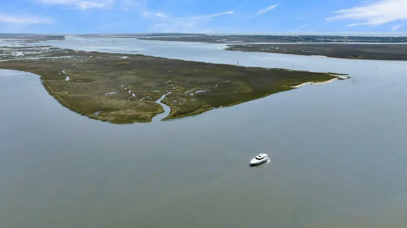  Yacht Photos Pics 2020 Riviera 4800 Sy - Image 18