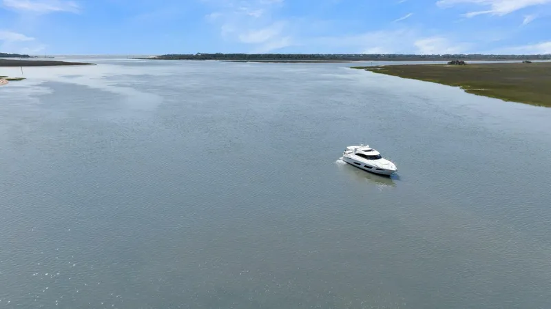  Yacht Photos Pics 2020 Riviera 4800 Sy - Image 21