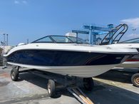 2022 Sea Ray SPX  210 OB