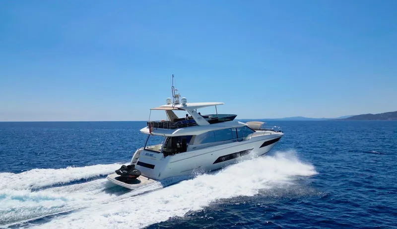 Endless Summer II Yacht Photos Pics 