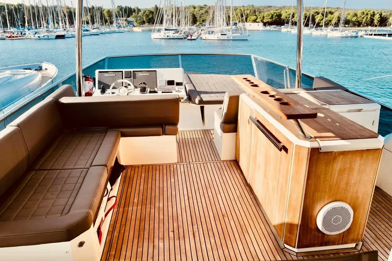 Endless Summer II Yacht Photos Pics 