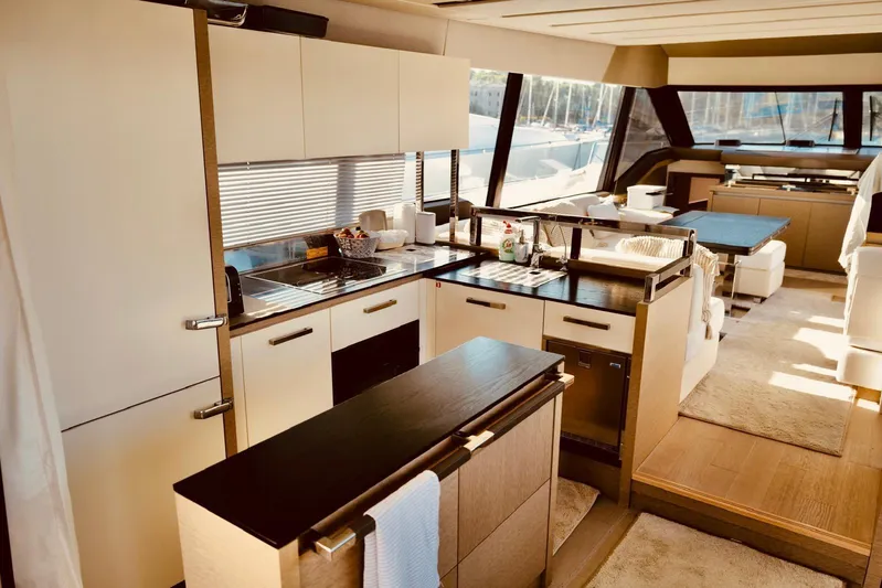 Endless Summer II Yacht Photos Pics 