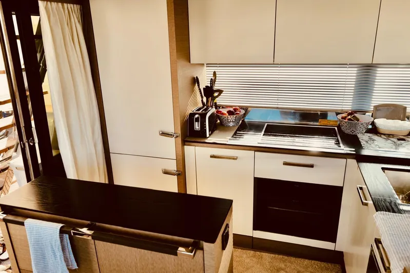 Endless Summer II Yacht Photos Pics 