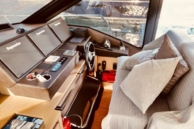 Endless Summer II Yacht Photos Pics 