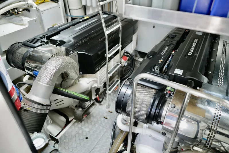 Endless Summer II Yacht Photos Pics 