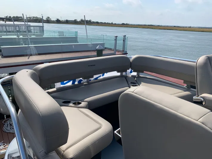  Yacht Photos Pics Luxurious seating on Silverton 4100 SC yacht, 2019 model.