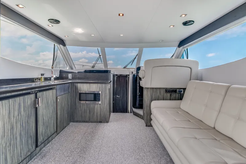  Yacht Photos Pics Interior of 2019 Silverton 4100 SC yacht with modern amenities.