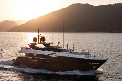 Sunseeker 116 Yacht