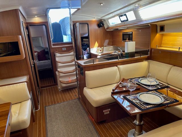 2021 Catalina 42 