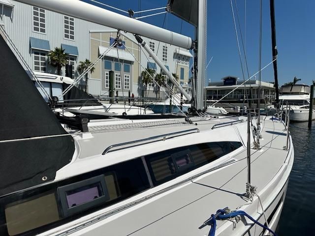 2021 Catalina 425