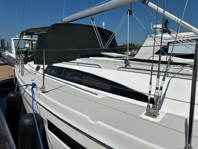 2021 Catalina 425