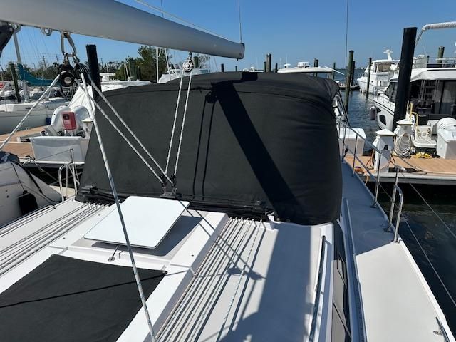 2021 Catalina 425
