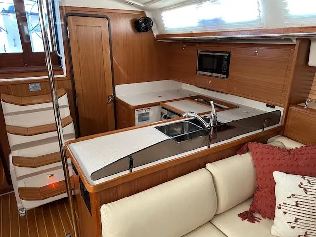 Tortuga Yacht Photos Pics 