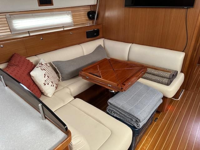 2021 Catalina 425
