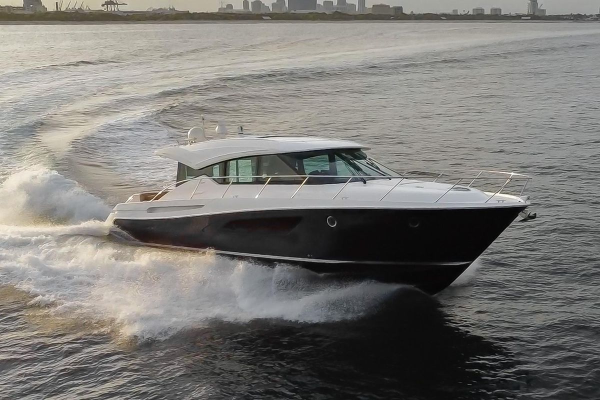 2017 Tiara Yachts 54 