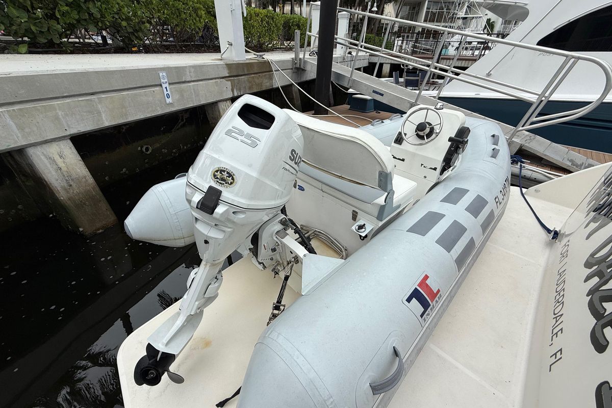 2017 Tiara Yachts 54 