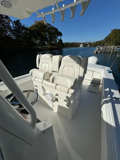  Yacht Photos Pics Helm Seating