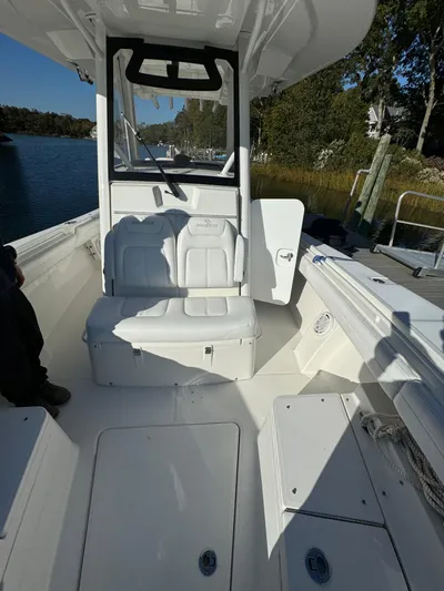  Yacht Photos Pics Forward Console Seating