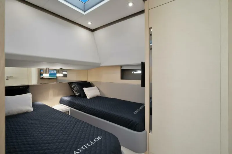  Yacht Photos Pics 2021 Uniesse Exuma Htc5 - Image 35