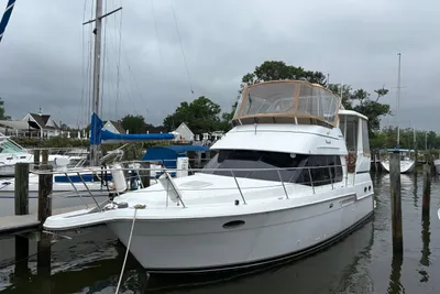 Carver 356 Motor Yacht