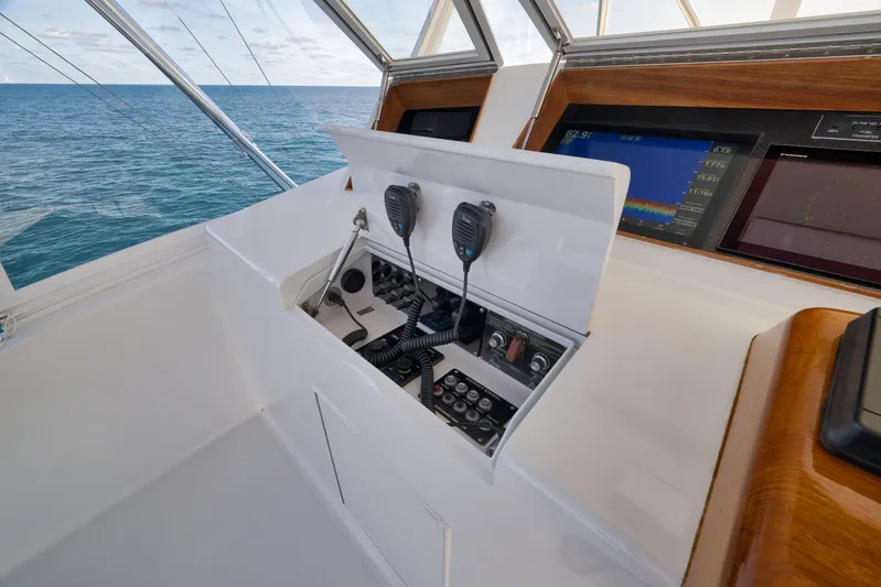 Pistol Yacht Photos Pics Control panel of a 2002 Weaver 60 Convertible yacht with ocean view.
