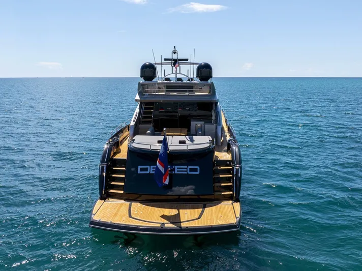  Yacht Photos Pics 2010 Sunseeker Predator 84 - Image 12