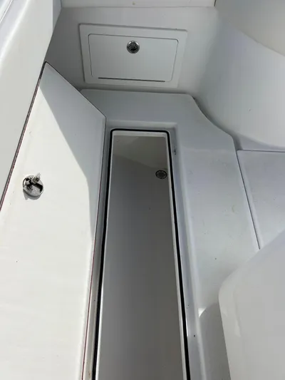 Sydney Isla Yacht Photos Pics 