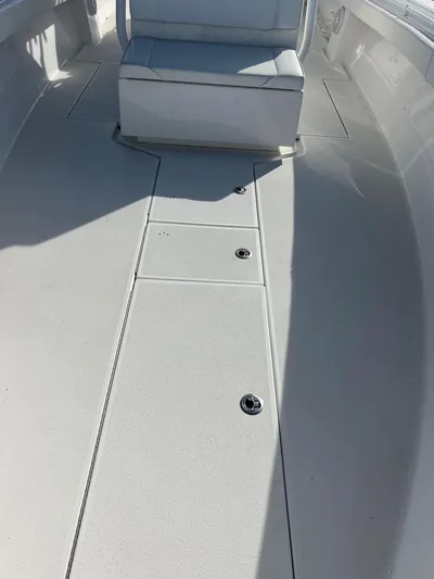 Sydney Isla Yacht Photos Pics 