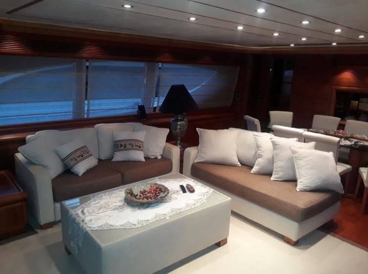 2005 Ferretti Yachts 92 