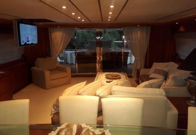 2005 Ferretti Yachts 92 