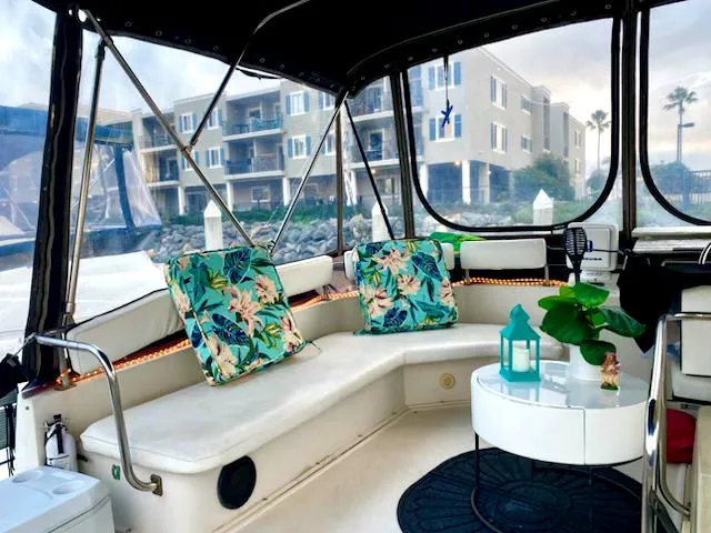 Hula Girl Yacht Photos Pics Flybridge Seating