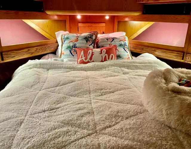 Hula Girl Yacht Photos Pics Forward Cabin