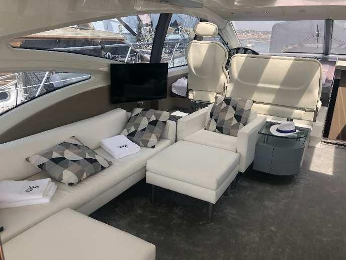 2004 Azimut 69 